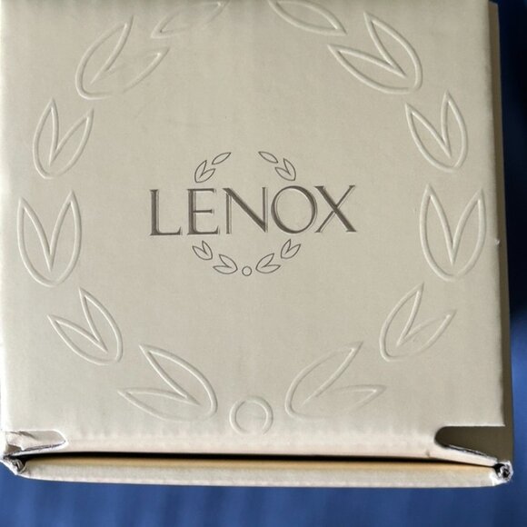 Lenox White Glass Art 9" Vase with Intricate Geometric Cuts and Sparkling Facets - Picture 2 of 11